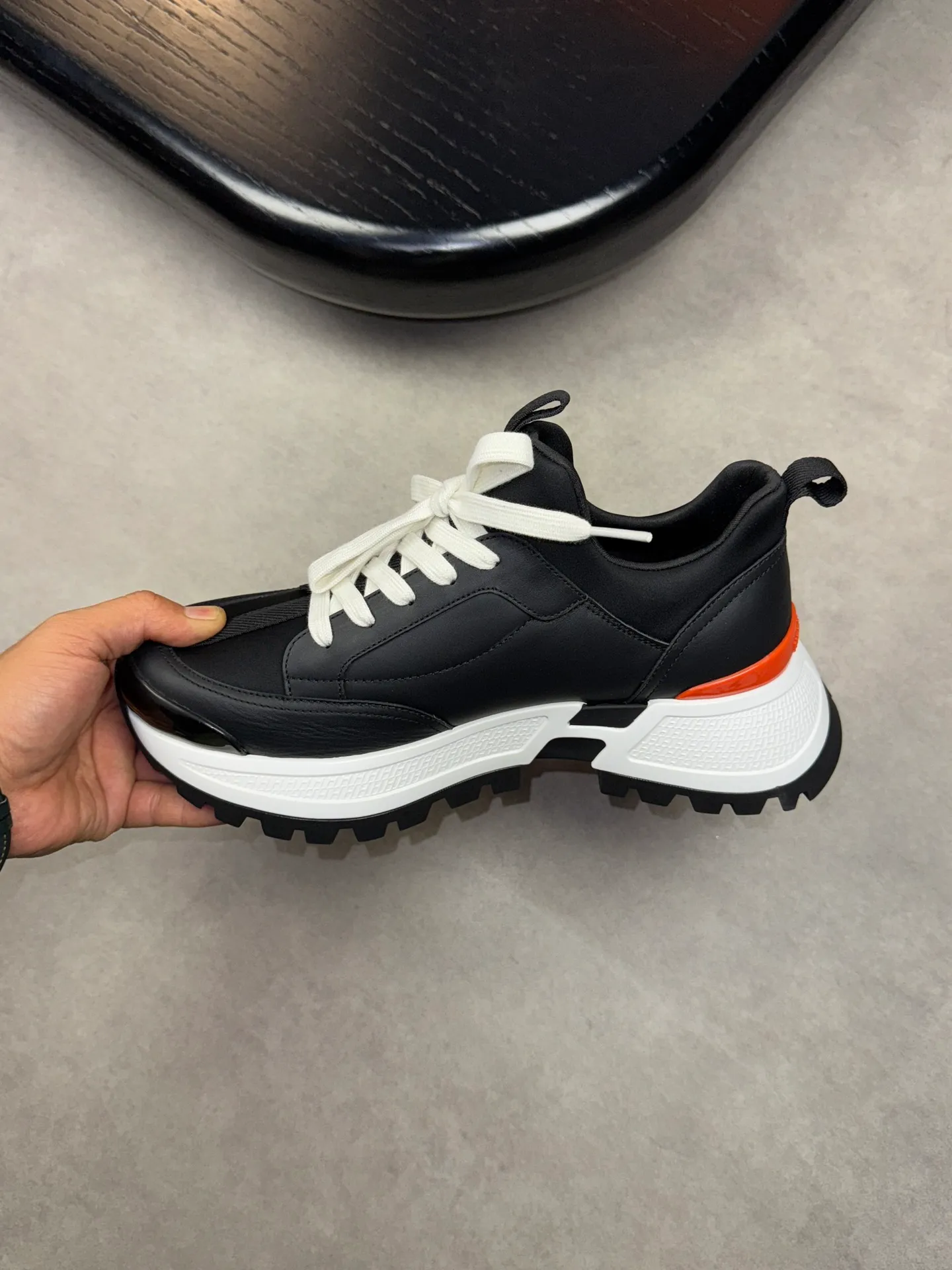Men's men's shoes 💰580 [New style] 💑💑 [HERMES] Hermès - High-end quality original 🔍🔍🔍 casual sports shoes - Upper: 🔝Nappa calfskin, high-grade elastic cloth, brand webbing - Lining: elastic cloth, foot pad; water-dyed cowhide - Outsole: ultra-light TPU foam rubber; two-color molded outsole -Ultra-high quality control and fine workmanship: outstanding (high-end, extravagance, grade) -Size: 39-44 (38, 45, can be customized)